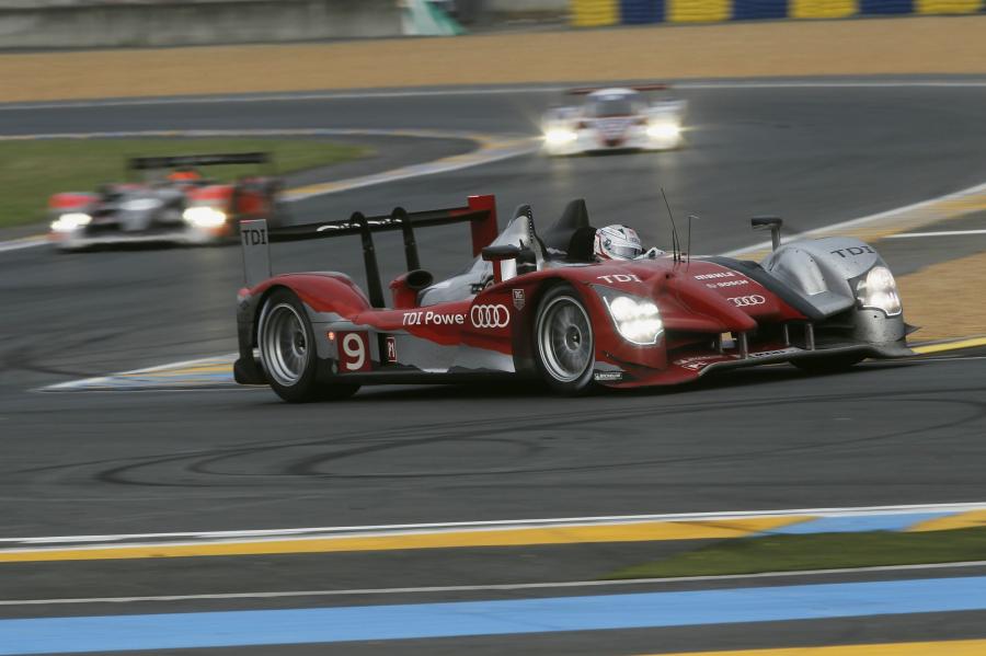  Audi R15 TDI Plus 2010 года  (фото 13 из 40)